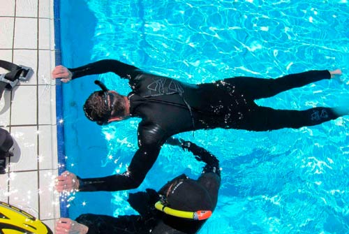 Freediver treinamento em piscina 2