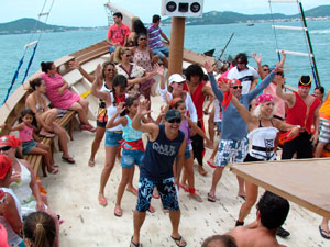 Dança em barco pirata